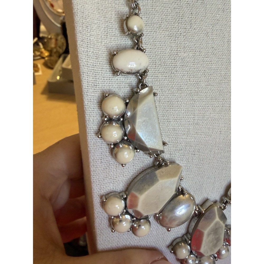 Kate Spade New York White Resin Statement Necklace Silver Tone Geometric Stone - Picture 4 of 8
